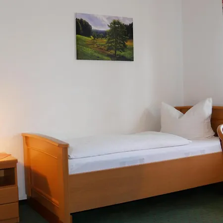 Waldschloesschen Hotel *
